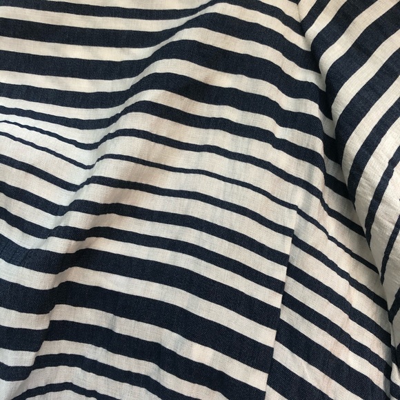 Express Women’s V Neckline Shirt | Size Small - Picture 2 of 5